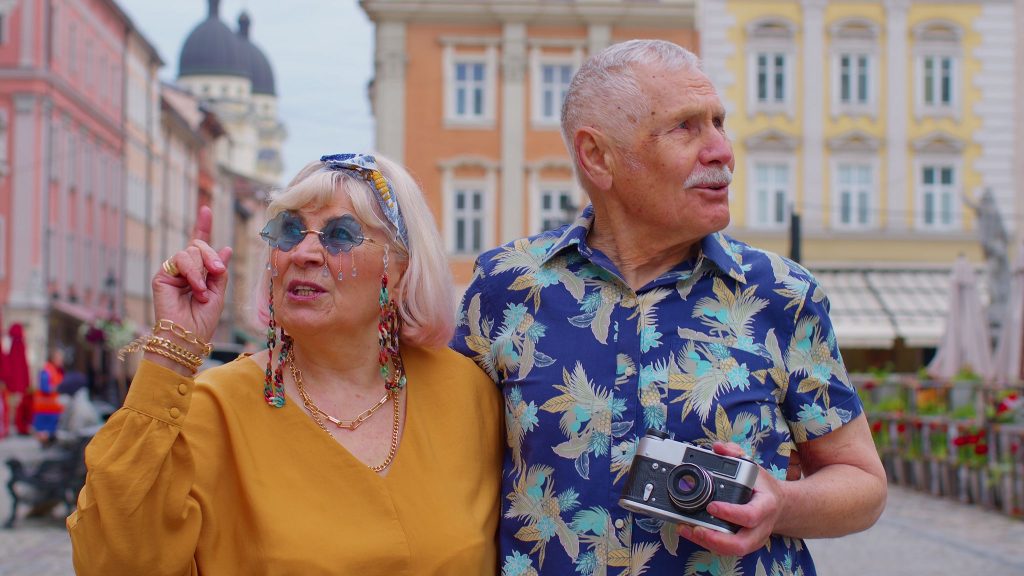 Excursii fără stres pentru seniori: Sfaturi pentru o călătorie relaxată și sigură