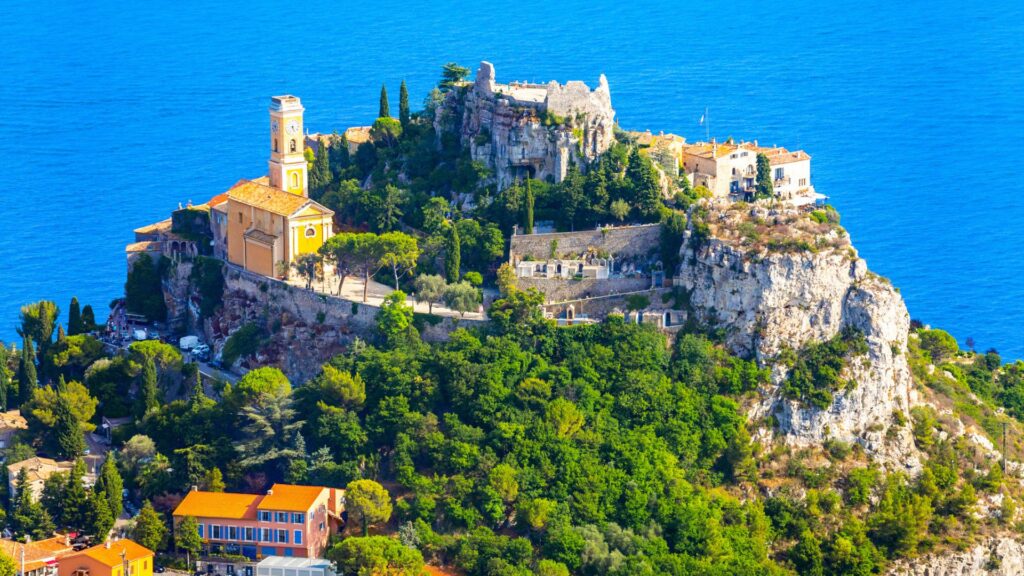 satul eze sudul frantei vacante
