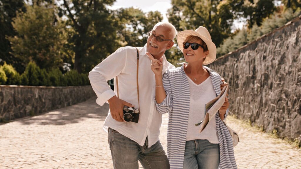 Cele mai bune oferte de excursii pentru seniori